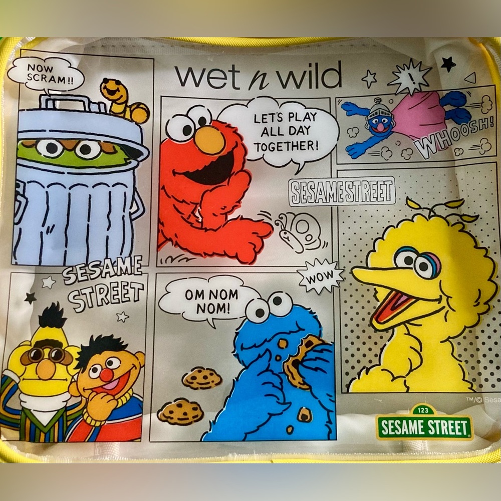 Wet N Wild Sesame Street Makeup Bag - Picture 3 of 10